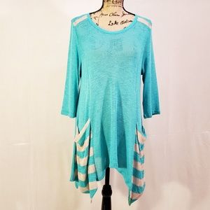Teal/off White Tunic size Medium🤍💙